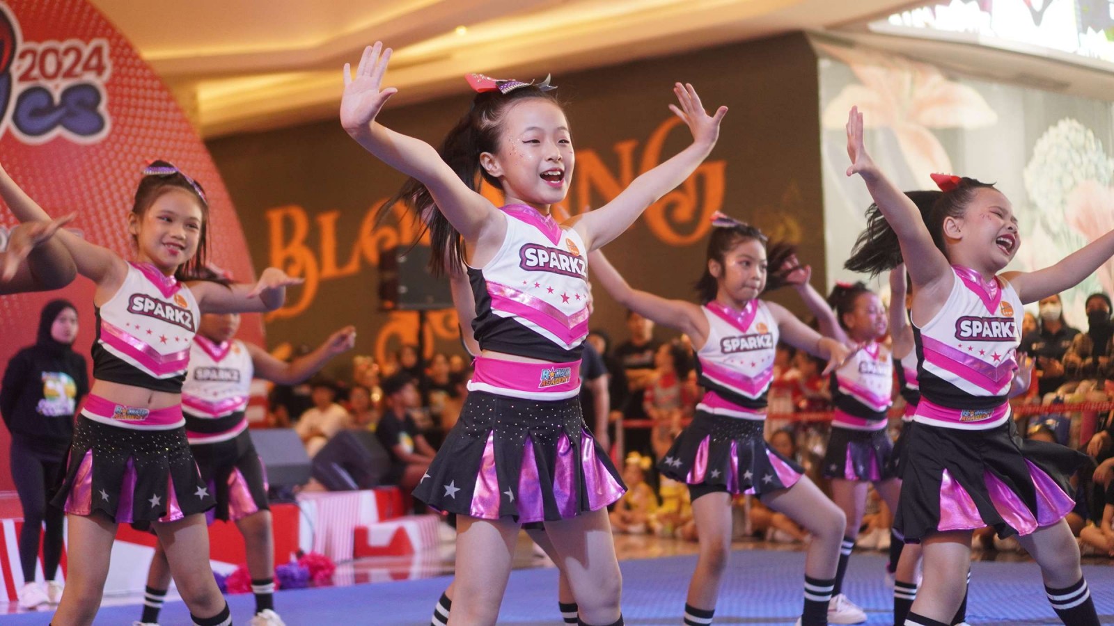 Cheerleading vs Dance: Exploring the Similarities and Differences
